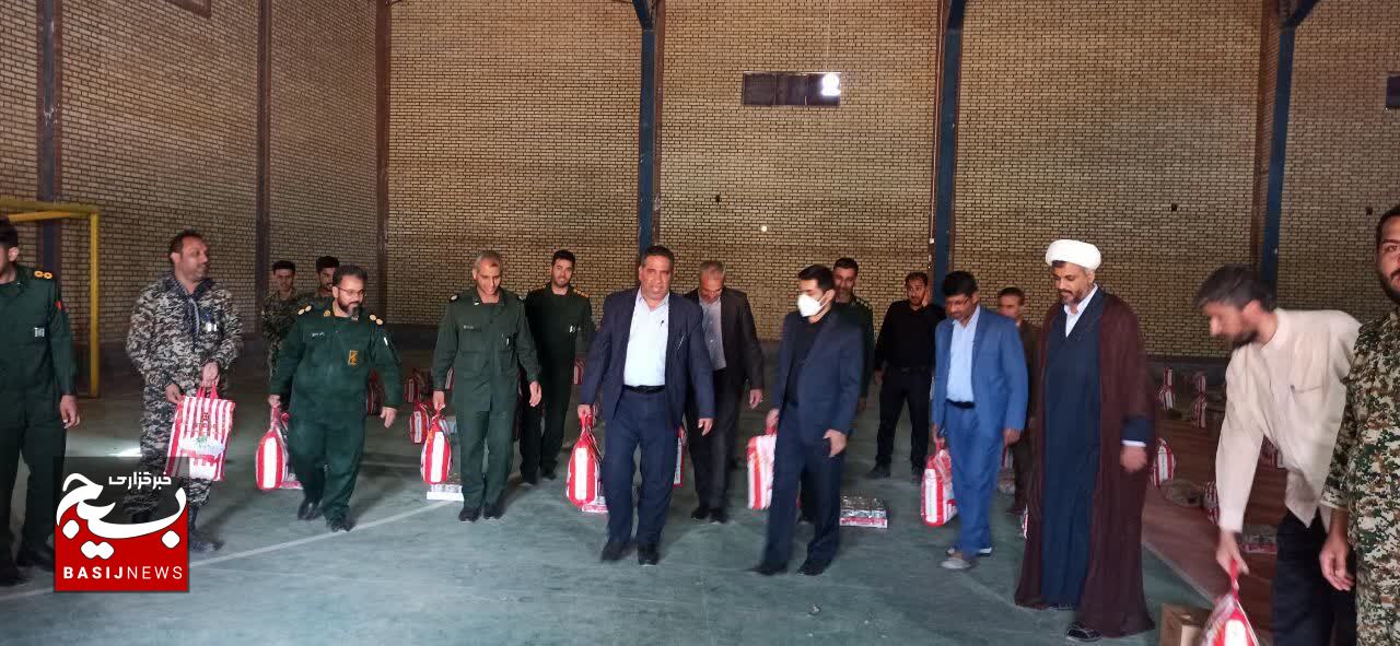 توزیع یک هزار بسته معیشتی بین نیازمندان حمیدیه توزیع یک هزار بسته معیشتی بین نیازمندان حمیدیه