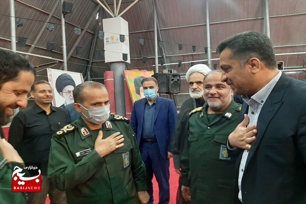 رزمایش بزرگ کمک مومنانه با توزیع ۸۰ هزار بسته معیشتی در شمال غرب شیراز