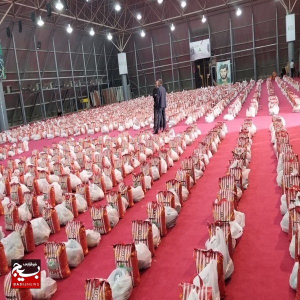 رزمایش بزرگ کمک مومنانه با توزیع ۸۰ هزار بسته معیشتی در شمال غرب شیراز