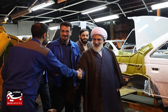 تلاش کنیم تا تولیدات ایرانی سرآمد تولیدات جهان باشد