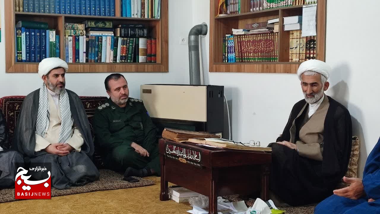 دیدار نوروزی فرمانده سپاه نکا با امام جمعه محترم شهرستان