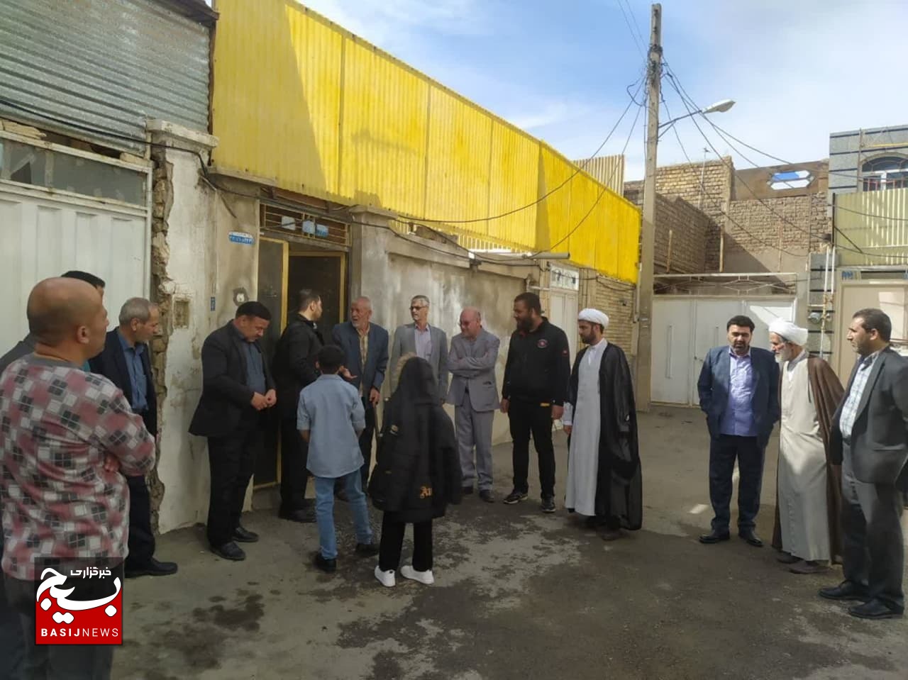 دیدار بسیجیان حوزه شهید قربانی قم با خانواده گرامی شهدا به مناسبت آغاز سال جدید