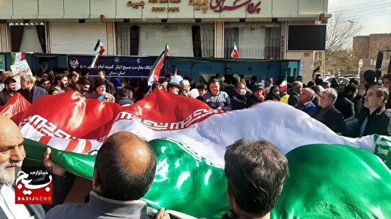 حضور پرشور مردم سمنان در راهپیمایی 22 بهمن+ تصاویر