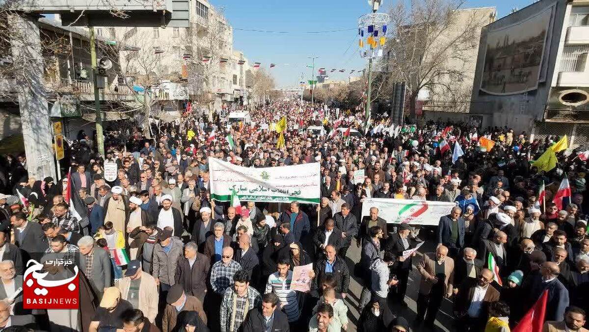 خروش مردم انقلابی قزوین در راهپیمایی بزرگ ۲۲ بهمن در قاب دوربین خبرگزاری بسیج
