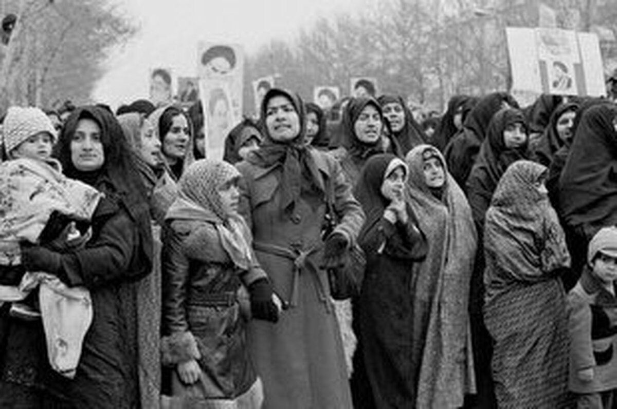 نقش زن مسلمان در انقلاب اسلامی ایران