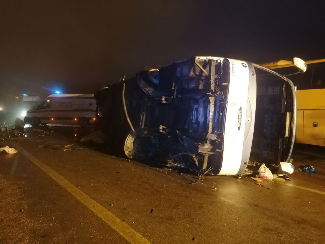 واژگونی اتوبوس درآزادراه زنجان- قزوین28مصدوم بر جا گذاشت