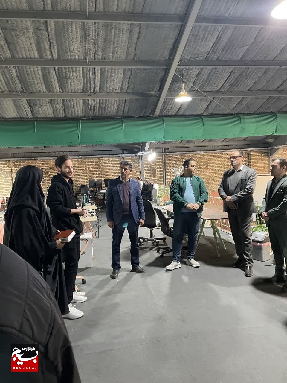 تور بازدید از کارخانه نوآوری آزادی تهران