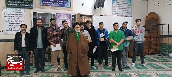 تقدیر و تشکر از بسیجیان نمونه پایگاه شهید بهشتی(ره)در حوزه ۳۳۷ حضرت علی اکبر(ع) شهرستان ری