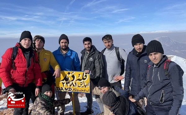 صعود گروه کوهنوردی پایگاه شهید فاتح حوزه حضرت ابوالفضل(ع) تبریز به قله کوه دند