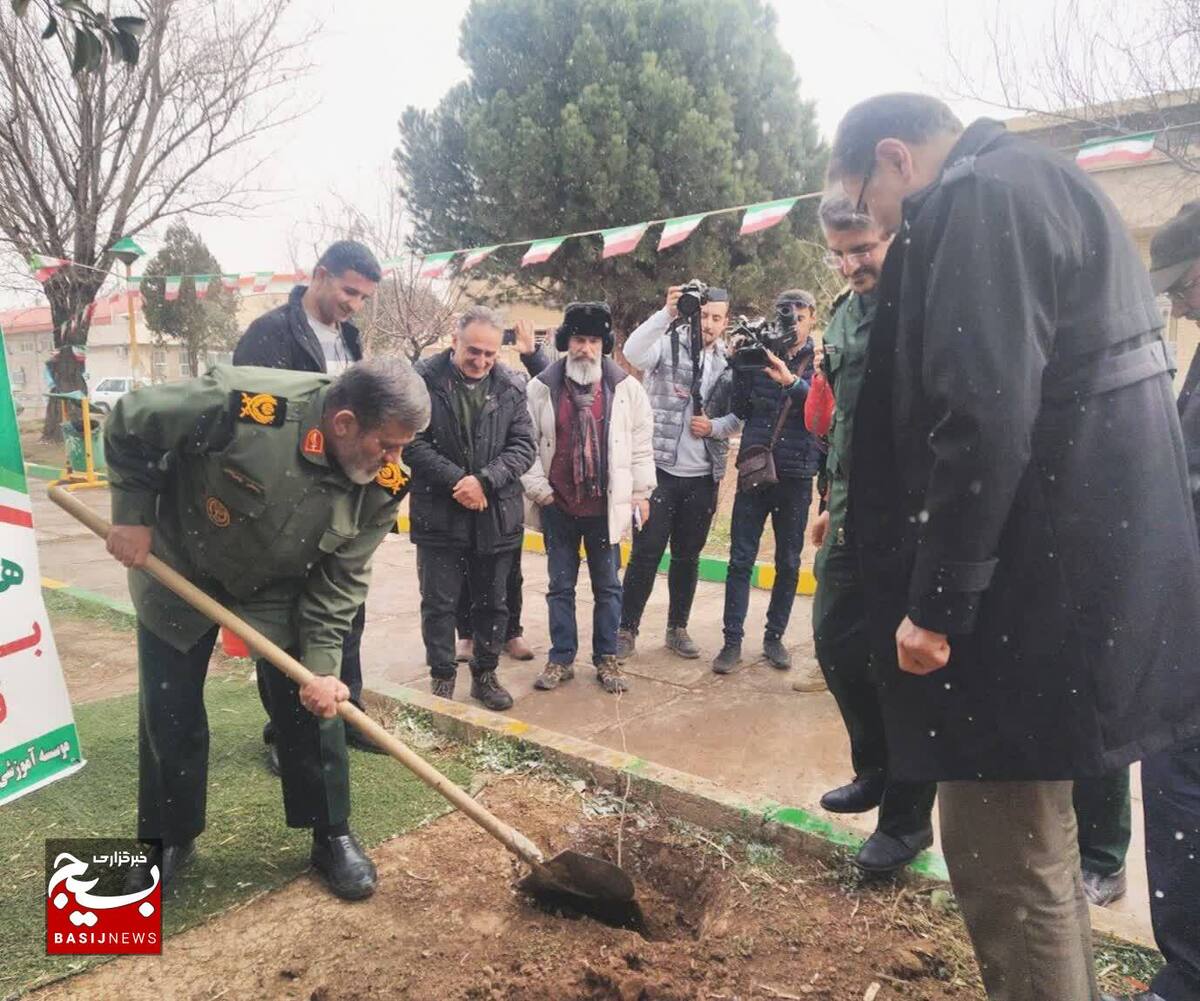 جانمایی کاشت ۵۰۰ هزار اصله درخت توسط جهادگران بسیج سازندگی