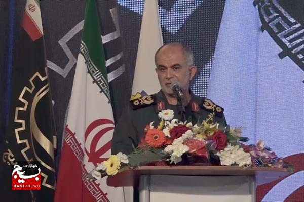 متخصصان داخلی با ساخت شناورها و تجهیزات اراده ملی را نشان دادند متخصصان داخلی با ساخت شناورها و تجهیزات اراده ملی را نشان دادند