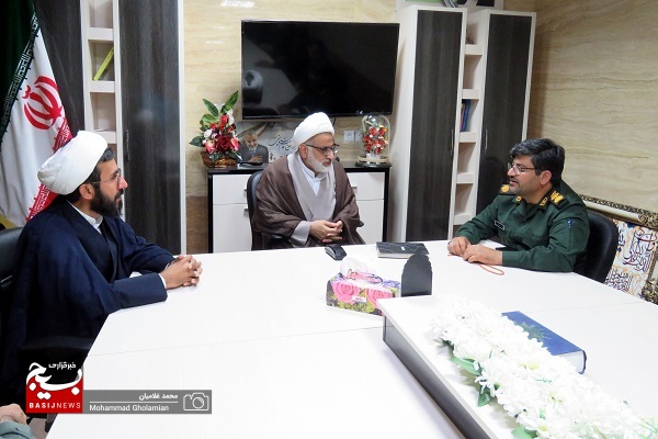 دیدار با امام جمعه کنگان به مناسبت هفته عقیدتی/ تشریح برنامه‌های ویژه بزرگداشت هفته عقیدتی سیاسی در کنگان
