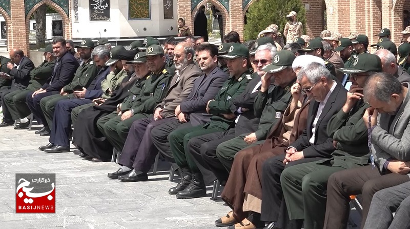 عطرافشانی و گلباران مزار شهدا به مناسبت هفته عقیدتی سیاسی در اردبیل