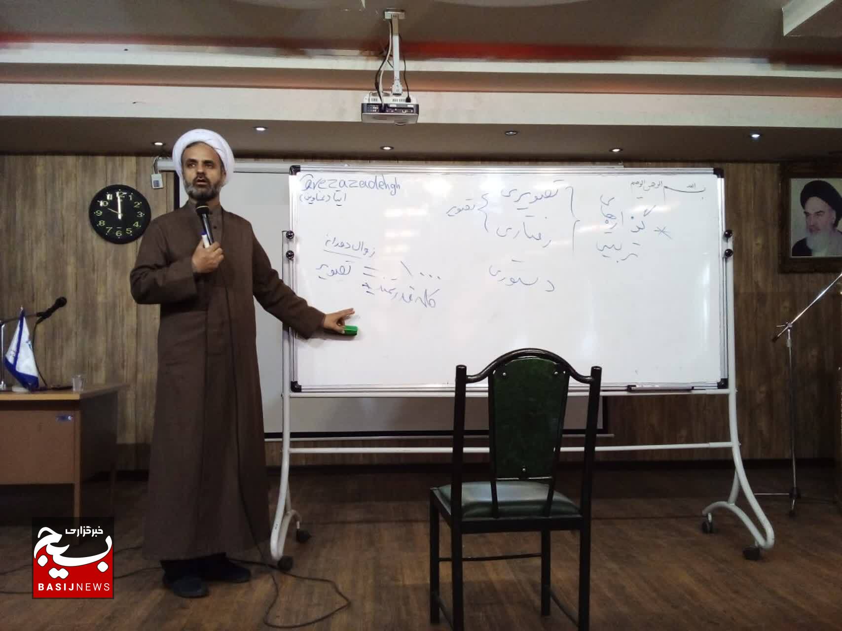 برگزاری سلسله نشستهای جهاد تبیین با محوریت سواد رسانه در شهرستان قدس برگزاری سلسله نشستهای جهاد تبیین با محوریت سواد رسانه در شهرستان قدس