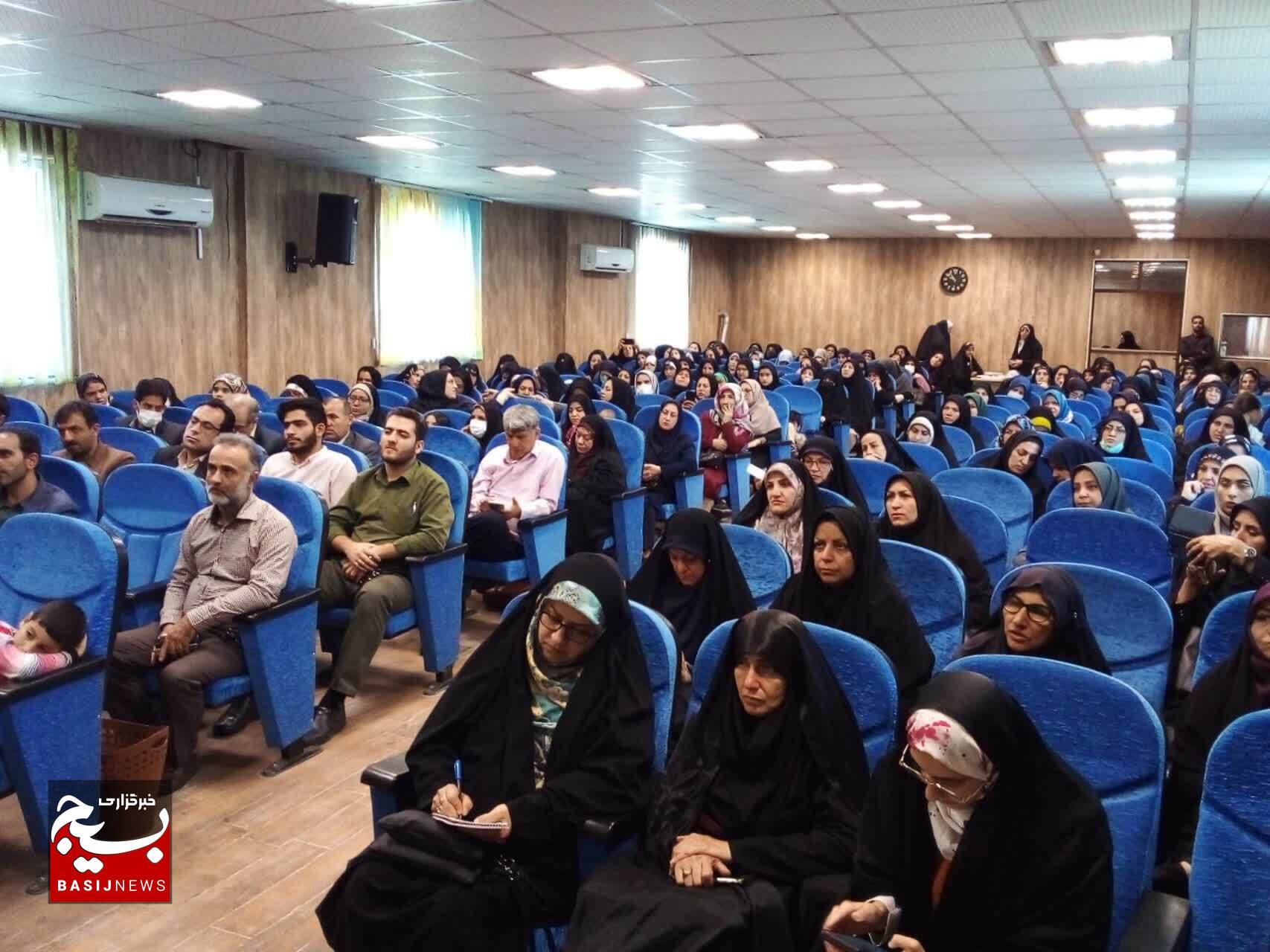 برگزاری سلسله نشستهای جهاد تبیین با محوریت سواد رسانه در شهرستان قدس برگزاری سلسله نشستهای جهاد تبیین با محوریت سواد رسانه در شهرستان قدس