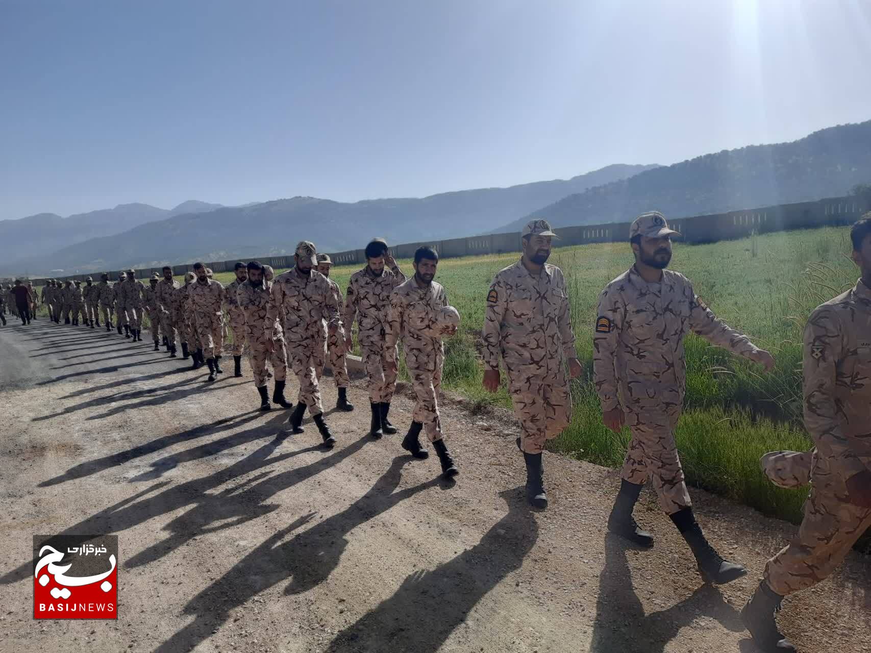 کوهپیمایی فرمانده و رزمندگان تیپ ۴۸ فتح در یاسوج