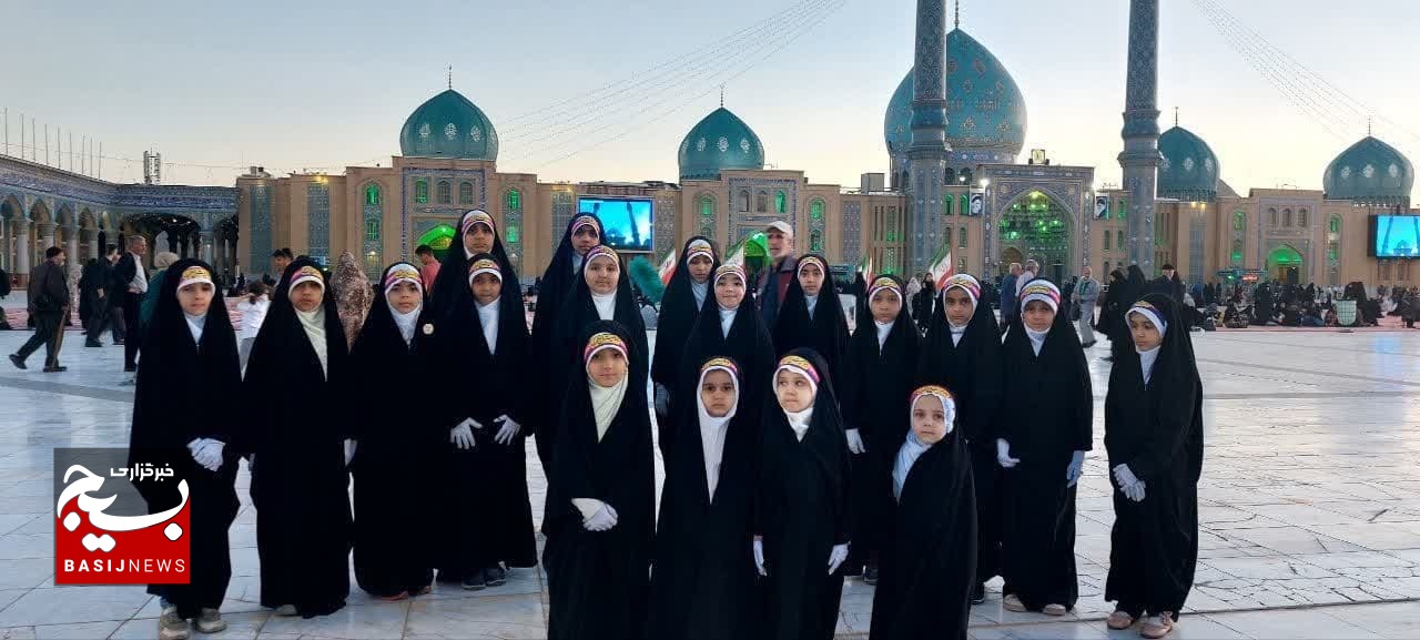 اجرای زنده گروه سرود دختران دهه نودی قم در مناسبت‌های ملی و مذهبی