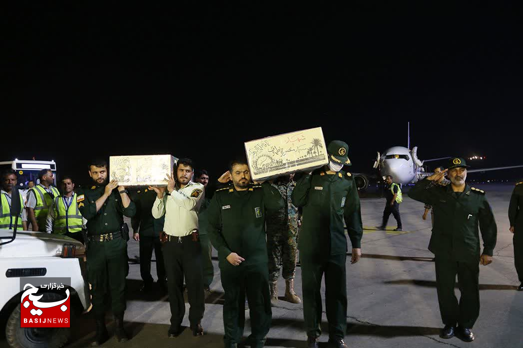 استقبال از پیکر پاک شهیدان سید منصور فاطمه باف و احمد کاید خورده در فرودگاه اهواز