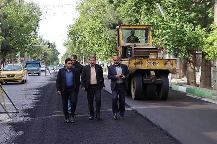 نهضت آسفالت معابر شاهرود با قدرت در سطح شهر ادامه دارد