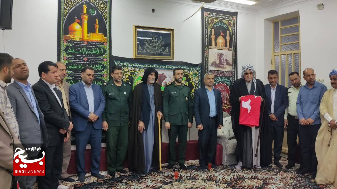 دیدار عیدانه فرمانده سپاه و مسئولین شادگان با سران عشایر دیدار عیدانه فرمانده سپاه و مسئولین شادگان با سران عشایر
