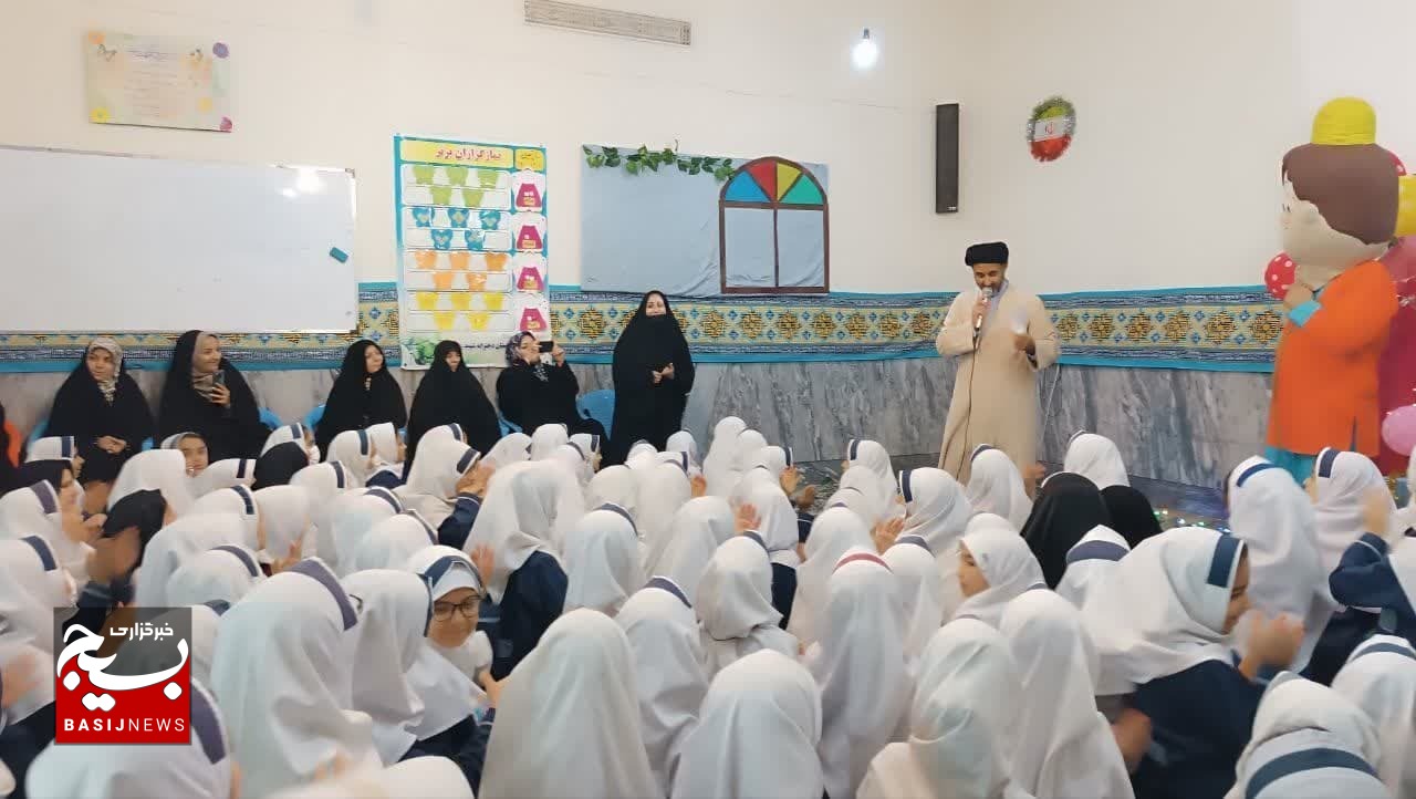 جشن دختران دهه نودی مدرسه شهید زندی قم برگزار شد