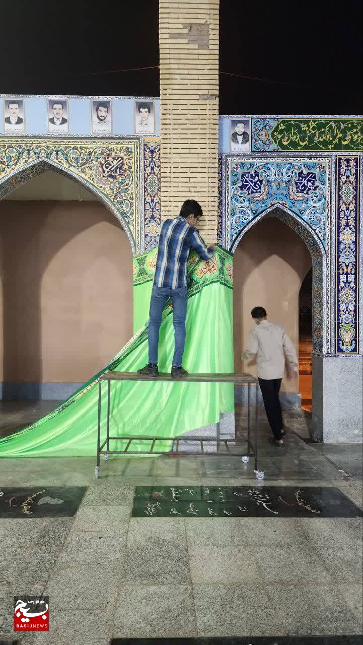 غبار روبی و شستشوی گلزار شهدا توسط گروه های جهادی درشوشتر