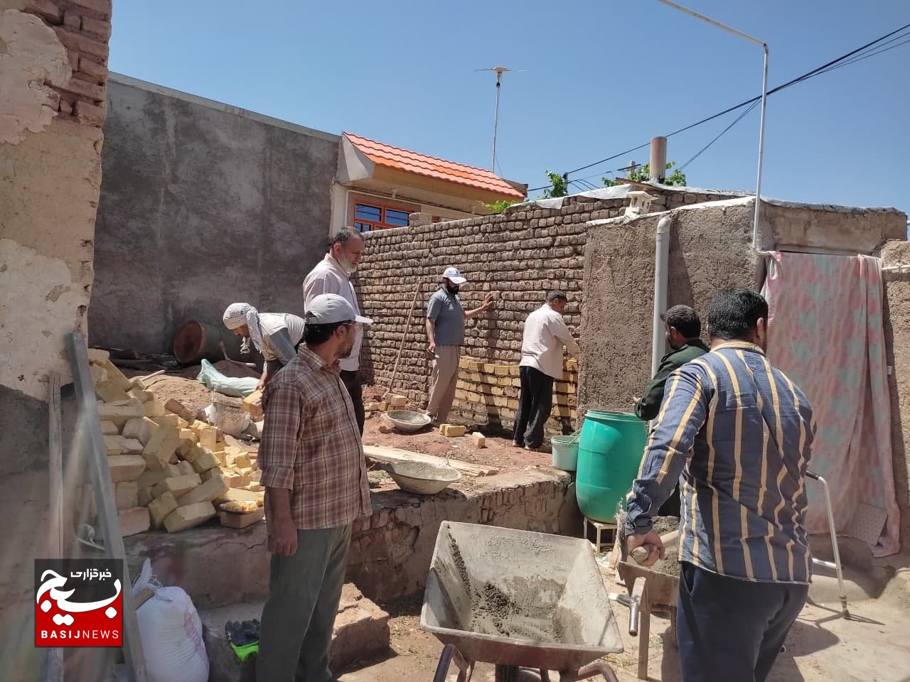 بازسازی خانه‌ای در روستای علی‌آباد طایقان توسط جهادگران گروه شهید وفایی زاده قم