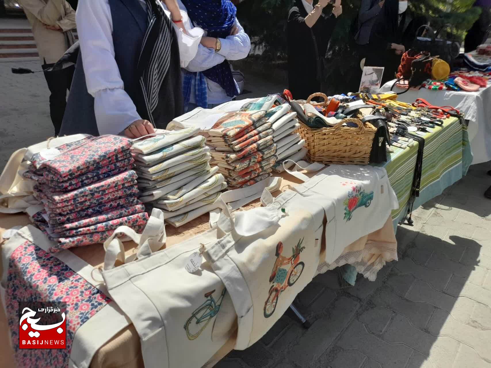 برپایی نمایشگاه عرضه محصولات اقتصاد مقاومتی گامی مؤثر در راستای رفع مشکلات اقتصادی و معیشتی