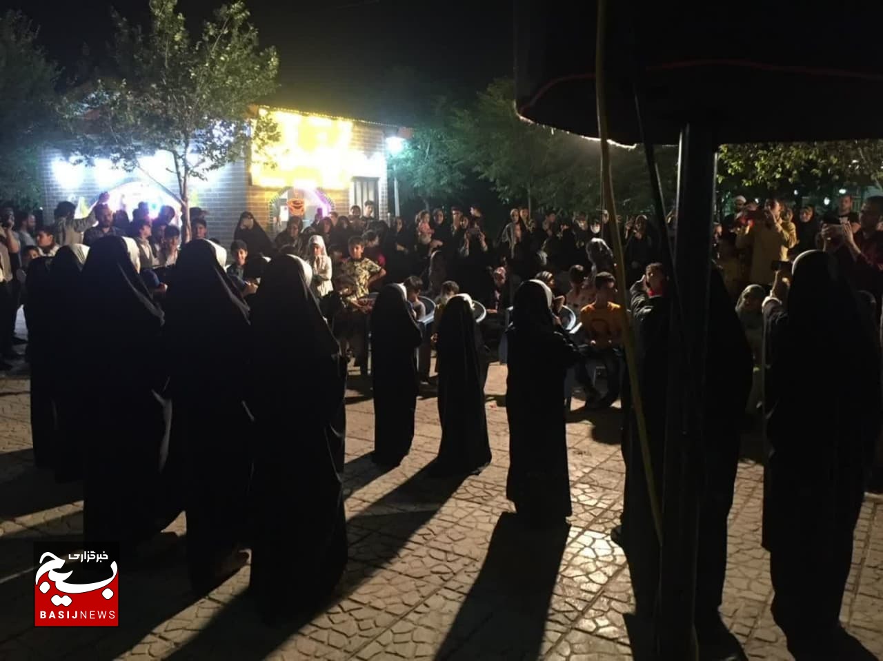 برنامه‌های بانشاط فرهنگی ویژه دهه هشتادی نودی‌های قم در بوستان هاشمی