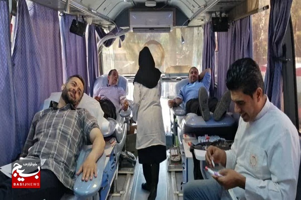 جامعه بسیج ورزشکاران شیراز با اهداء خون خود، این روز را گرامی داشتند