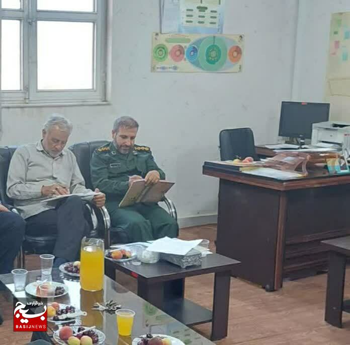 هم‌اندیشی فرماندهان پایگاه‌های حوزه شهید عابدی قم با موضوع تربیت جوان تراز انقلاب