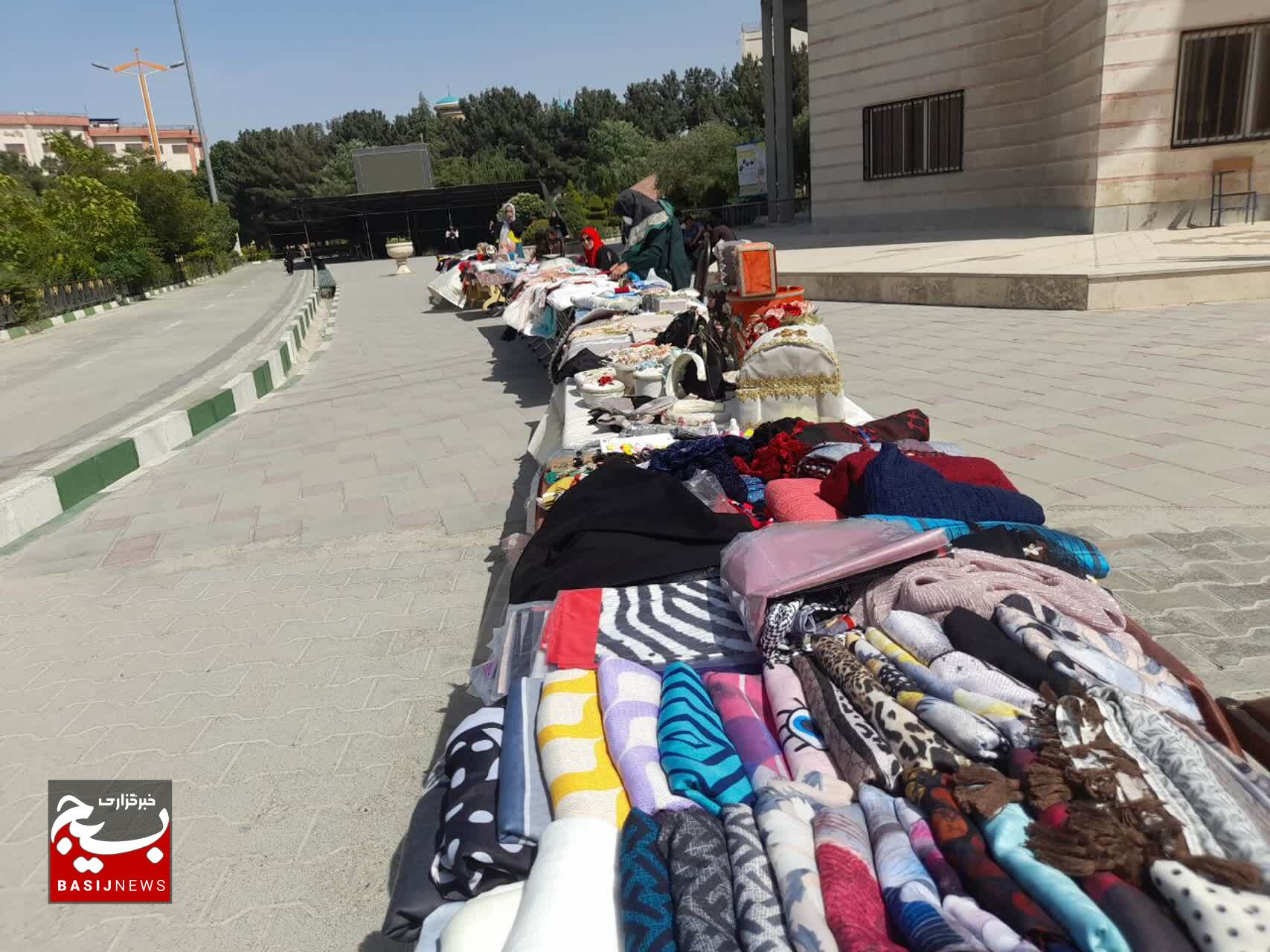 نمایشگاه عرضه محصولات اقتصاد مقاومتی فرصتی مناسب در راستای آموزش و ایجاد اشتغال نمایشگاه عرضه محصولات اقتصاد مقاومتی فرصتی مناسب در راستای آموزش و ایجاد اشتغال