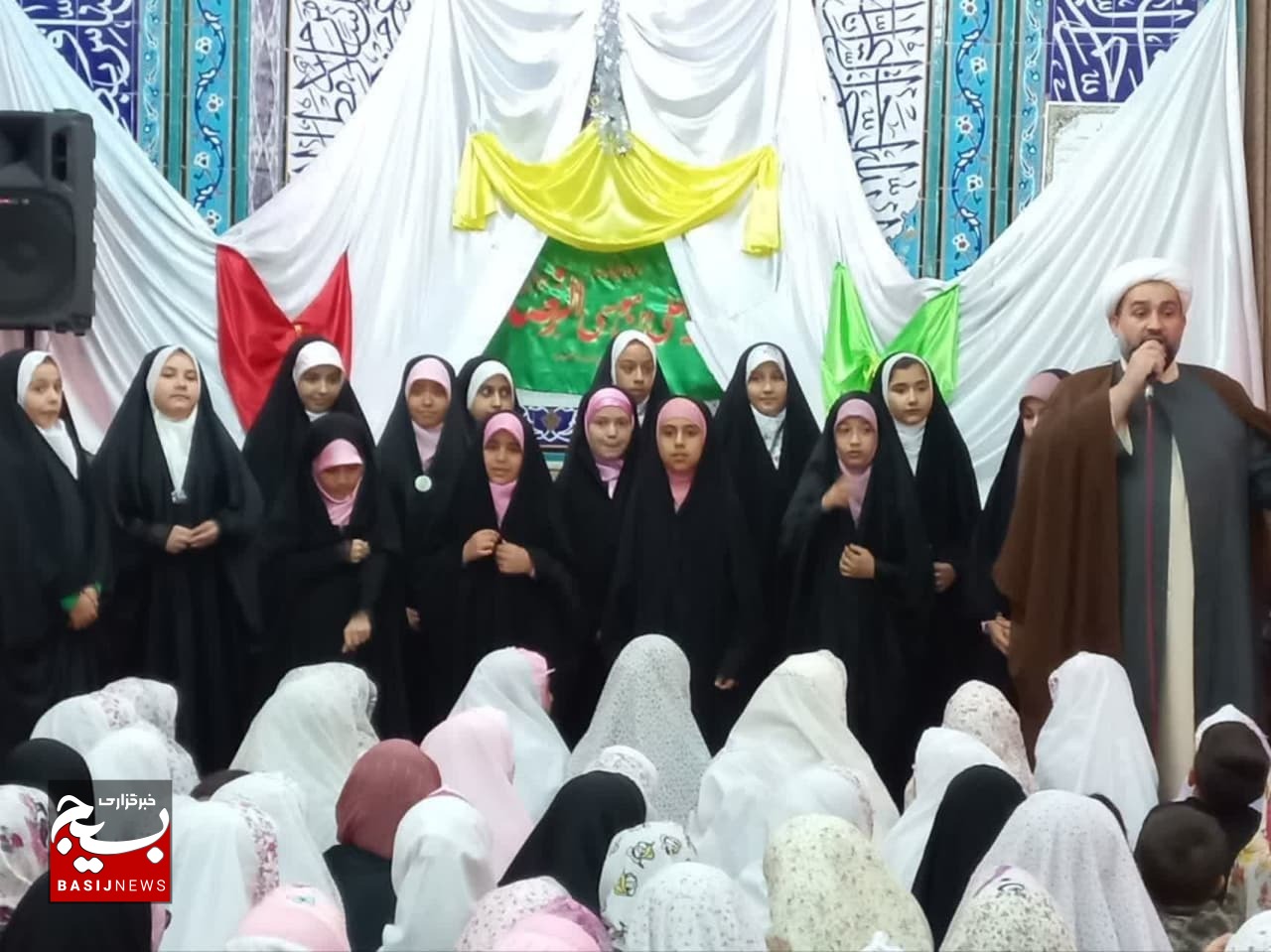 جشن روز دختر در مسجد امام موسی کاظم(ع) پردیسان قم برگزار شد