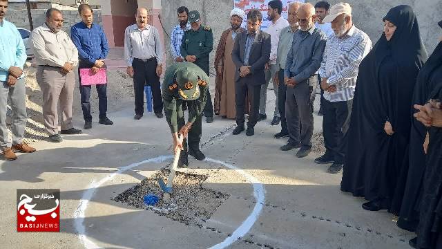 آئین کلنگ زنی ساختمان پایگاه مقاومت خواهران روستای راهدار دشتستان