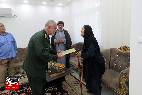 دیدار با خانواده شهید نصرالله خواسته و شهید عباس سرخی