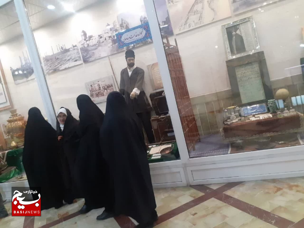 بازدید دختران حوزه مقاومت شهیده نسرین افضل از موزه فاطمی قم