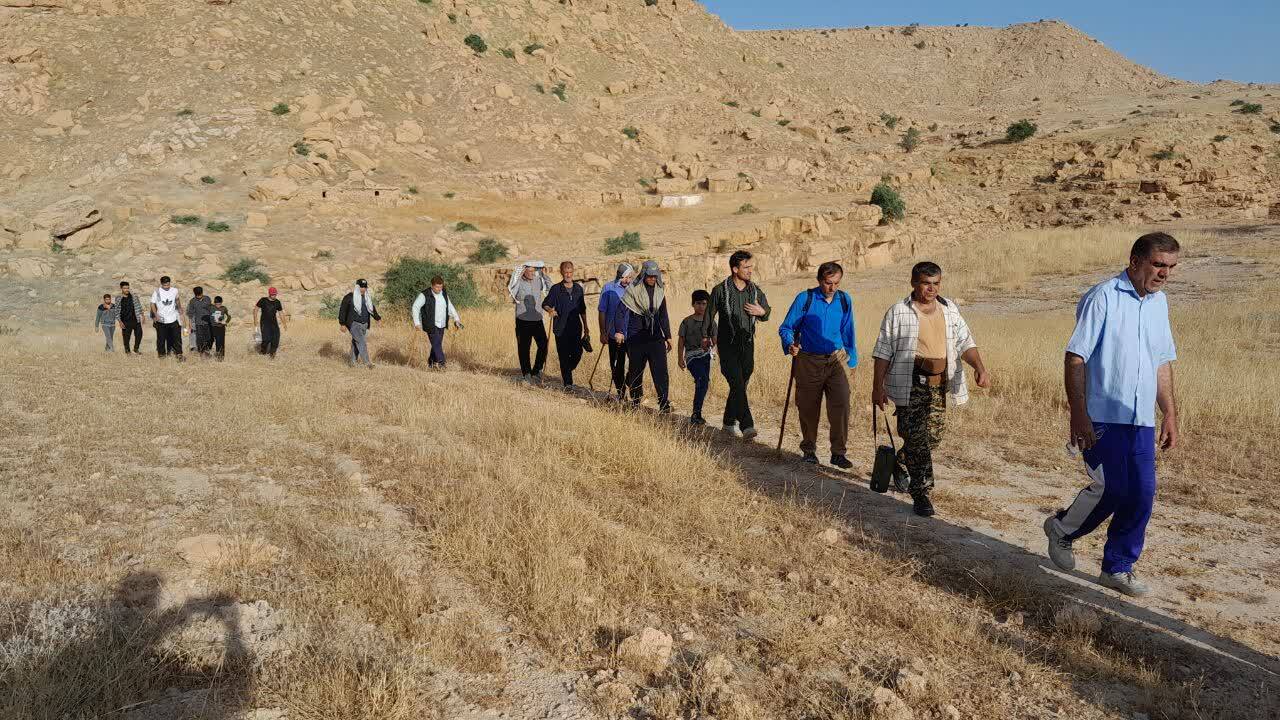 همایش کوه پیمایی وصعود به قله نادر شهرستان بهمئی به مناسبت سوم خرداد