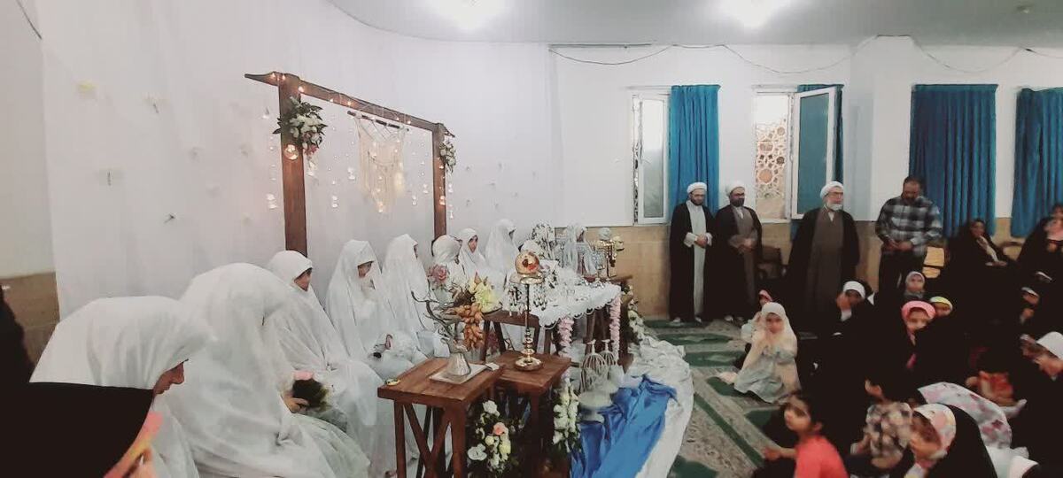 به همت پایگاه کوثر پردیسان برگزار شد؛

برگزاری جشن ازدواج ۱۴ نوعروس دهه هشتادی در محله حسنیه پردیسان