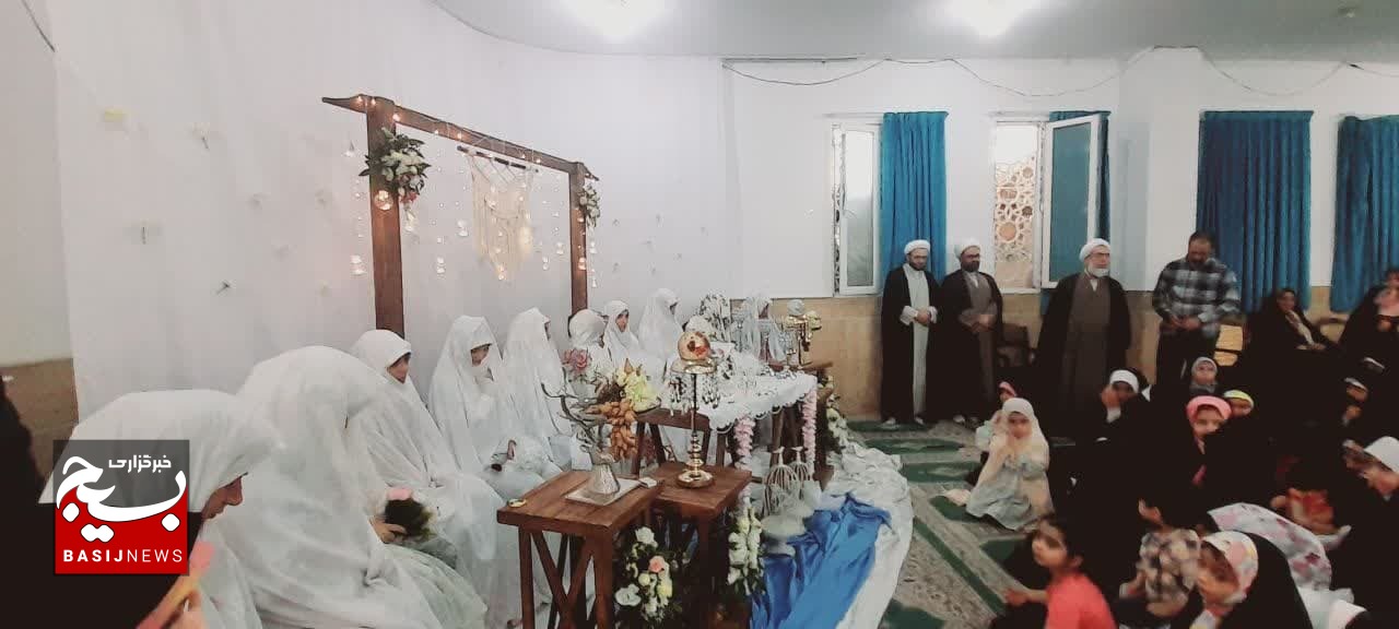 برگزاری جشن ازدواج ۱۴ نوعروس دهه هشتادی در محله حسنیه پردیسان قم