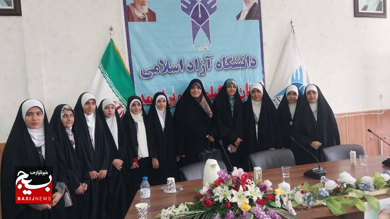 امنیت را در ایران یافتم/ انقلاب اسلامی ایران یک معجزه بود/ حجاب و پوشش به زن شأن و شخصیت می‌دهد