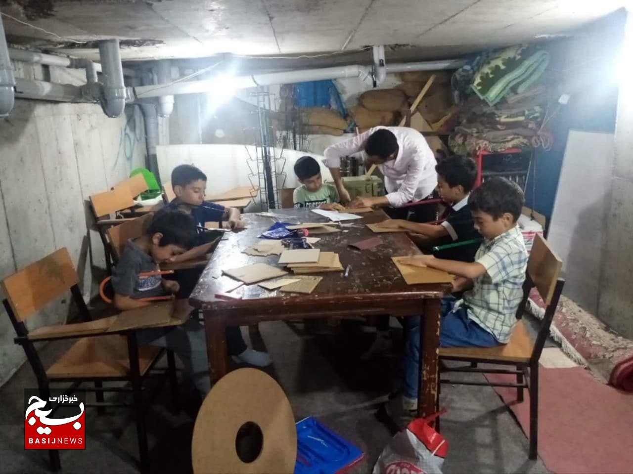 آموزش معرق کاری در پایگاه شهید جلالی نسب قم