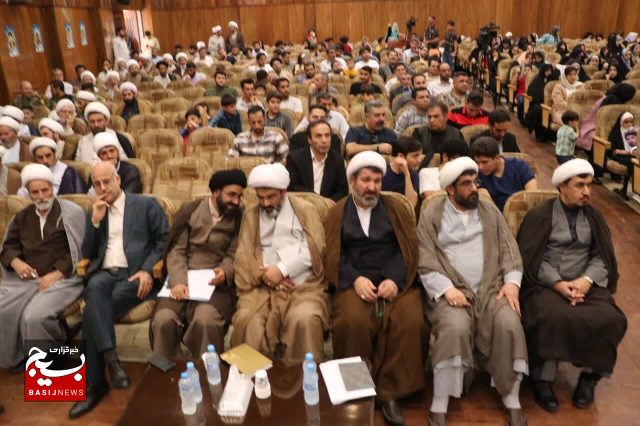 شهدای روحانی در دوران دفاع مقدس نقش کلیدی و مؤثری داشتند