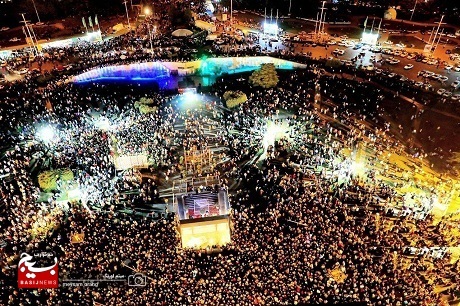 حضور گسترده مردم پایتخت در میهمانی ۱۰ کیلومتری غدیر