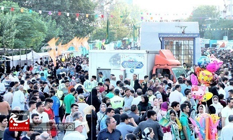 حضور گسترده مردم پایتخت در میهمانی ۱۰ کیلومتری غدیر