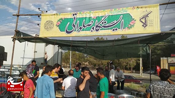 گزارش تصویری؛ ایستگاه صلواتی تیپ۱۲ سمنان در روز عید غدیر