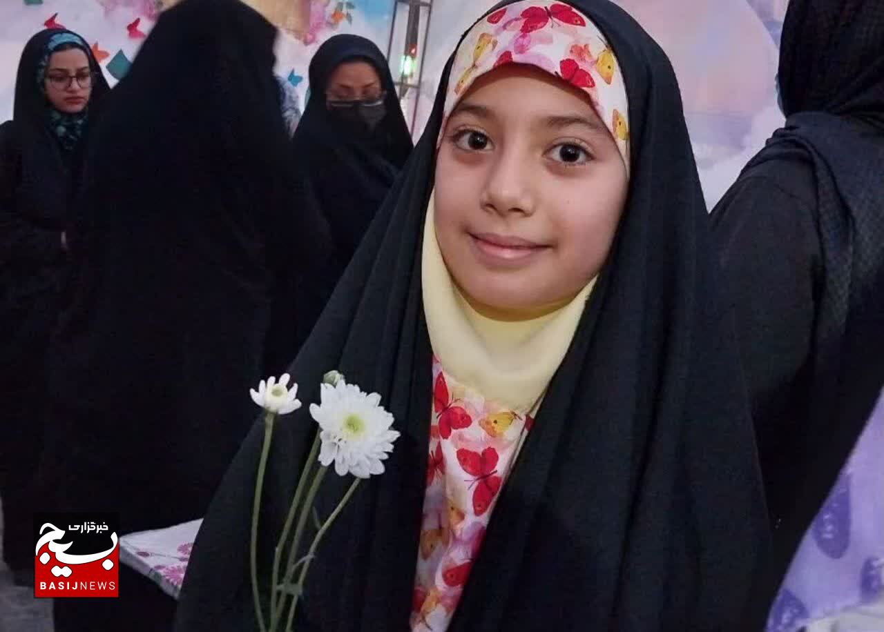 برپایی ایستگاه فرهنگی ترویج عفاف و حجاب توسط هیئت عاشورا اندیمشک