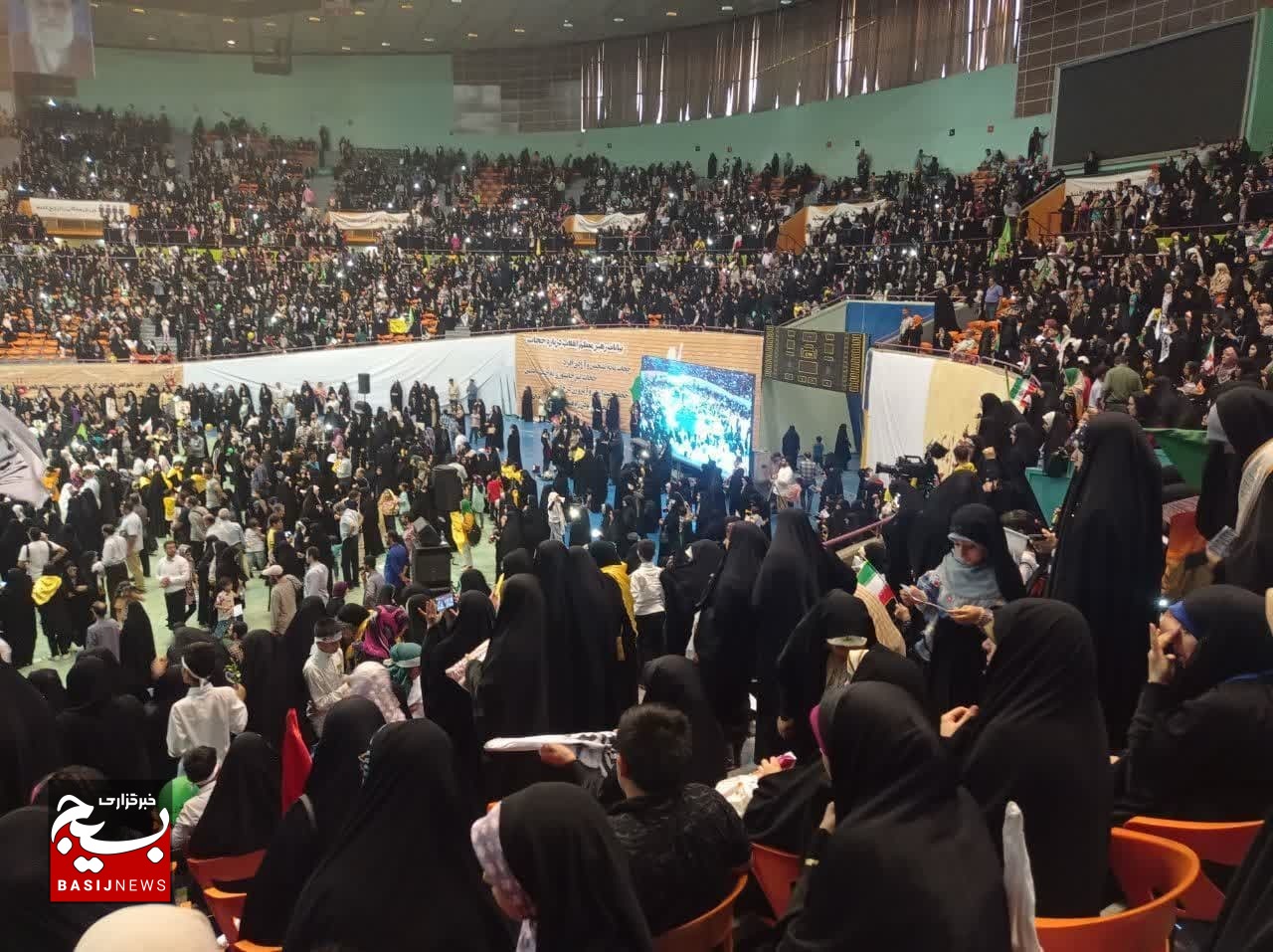 روایت یکی از بسیجیان قم از اجتماع بزرگ عفاف و حجاب در ورزشگاه آزادی