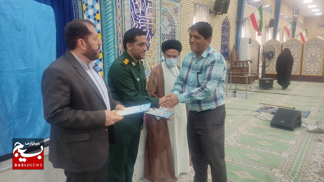 برگزیدگان جشنواره آوای غدیر در شهرستان دیر تجلیل شدند