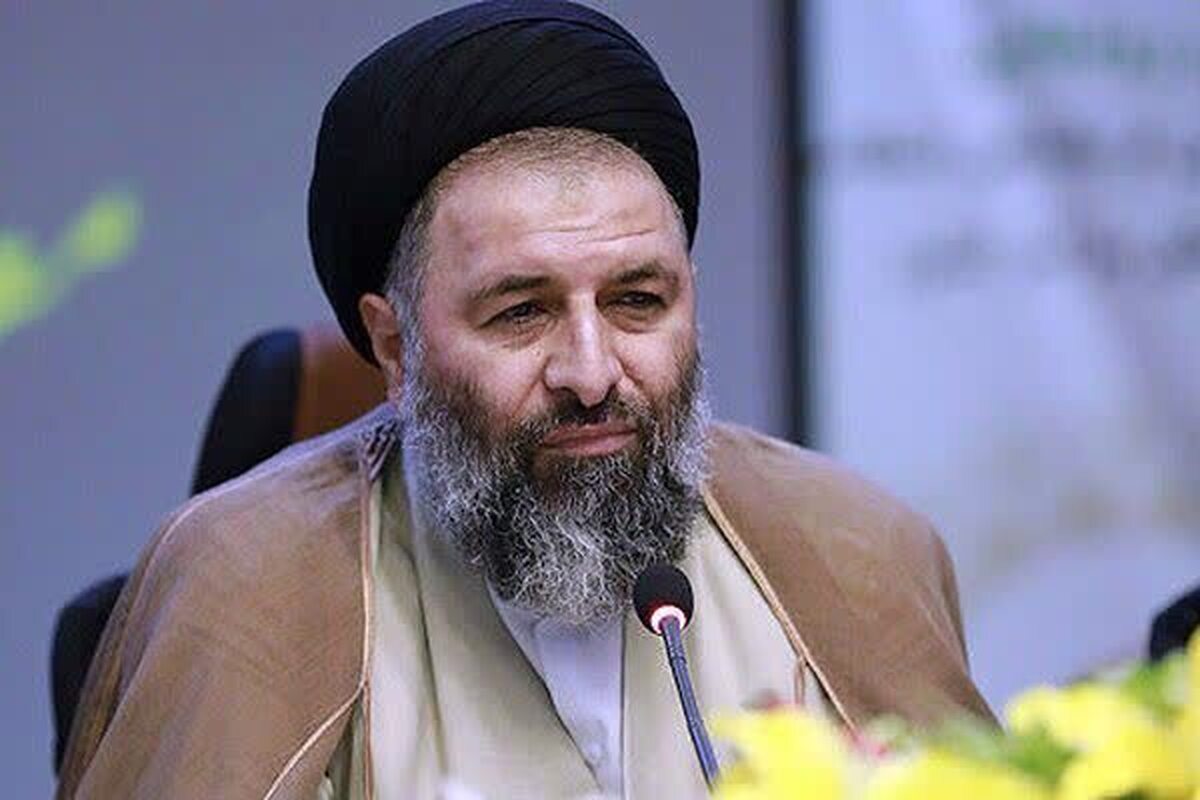 آنان که دل در گرو ارزش‌ها دارند، نمی توانند در برابر هجوم افسار گسیخته فرهنگ غرب سکوت کنند