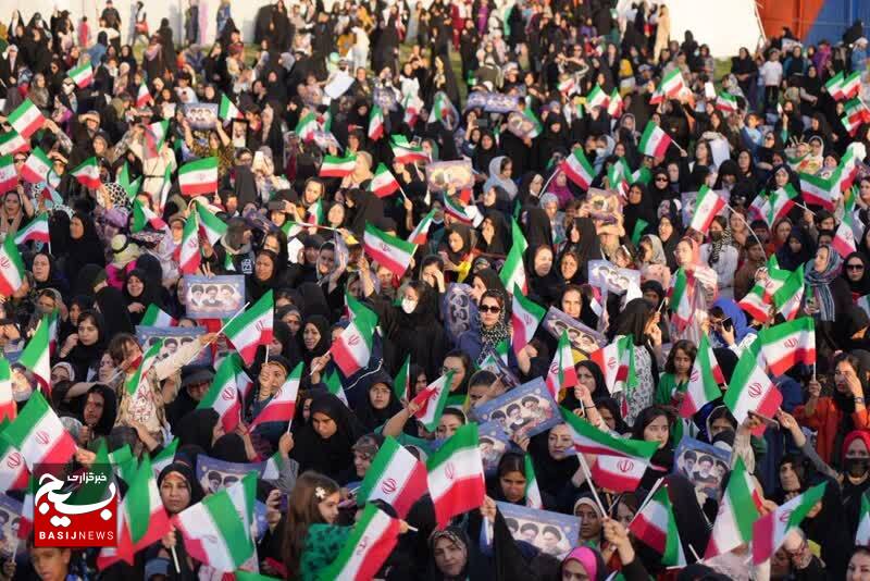 استقبال باشکوه یاسوجی ها از رئیس جمهور در ورزشگاه تختی